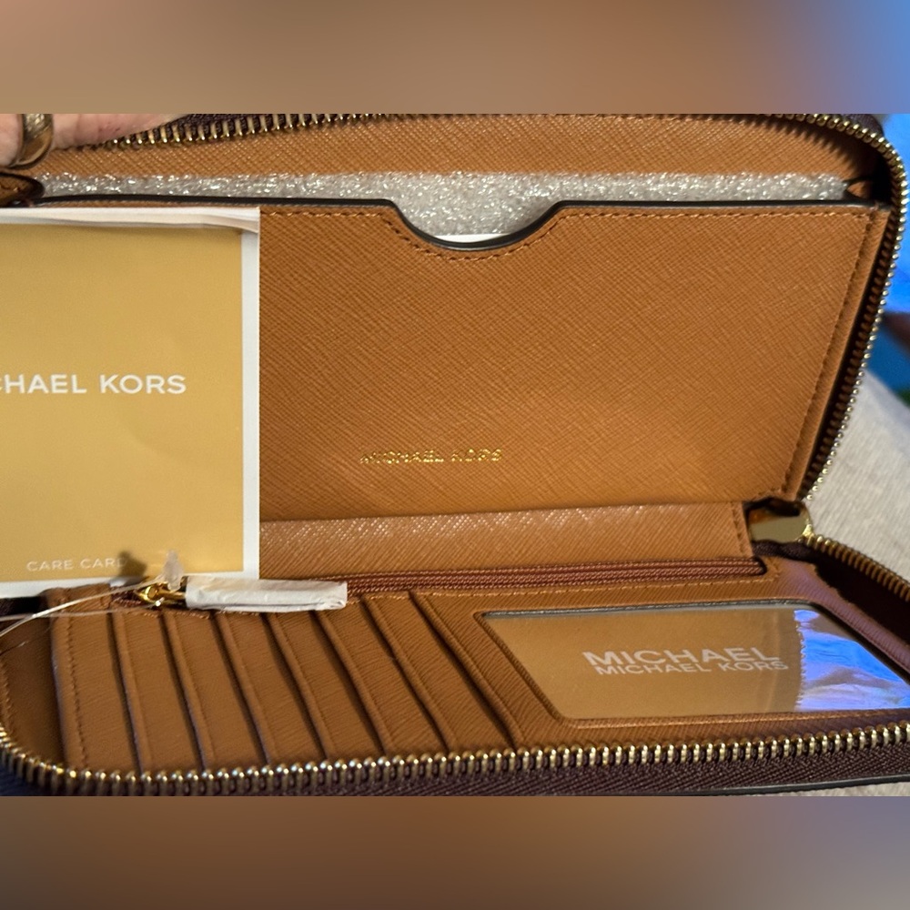 Michael Kors NWT Brown Perforated Gold Stars Multi-Function Wristlet (P218) - Picture 8 of 10